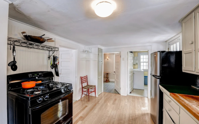 Ipswich Cottage: Beautiful Views, 5 Mins to Beach