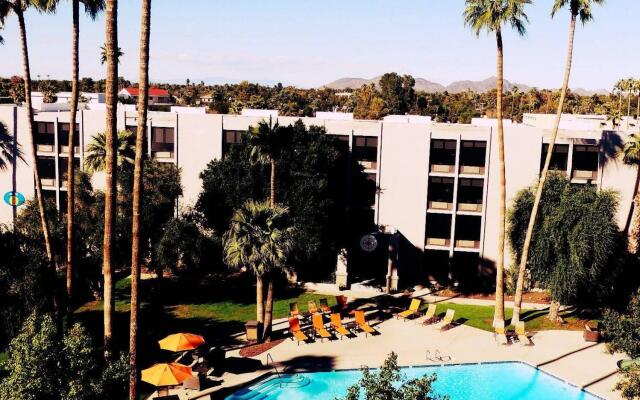 Hotel 502