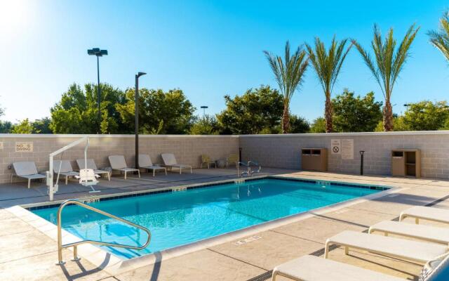 Element Sacramento Airport