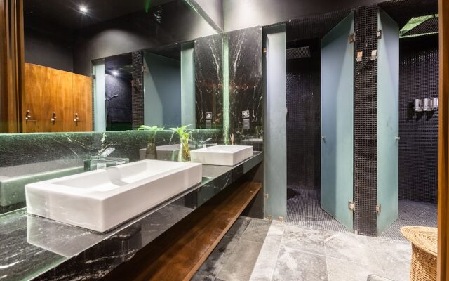 Room fully equipped Spa and gym free