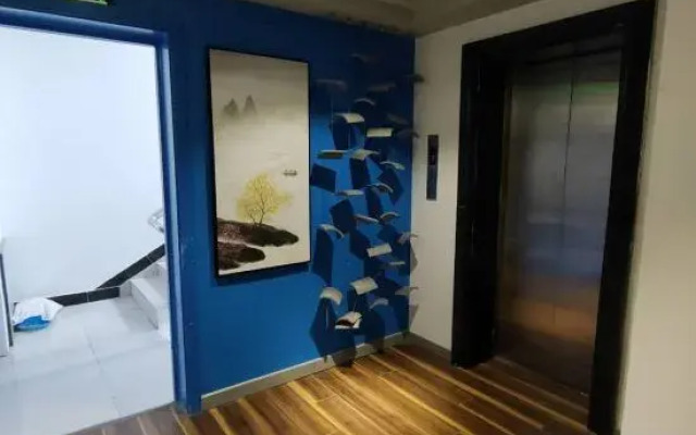 Sili Carl Visual Hotel