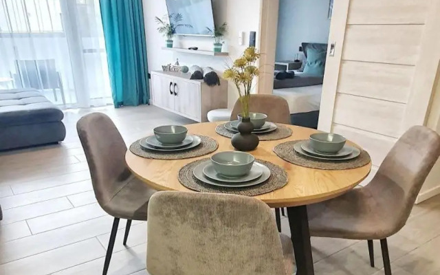 Marina Apartment by Dora