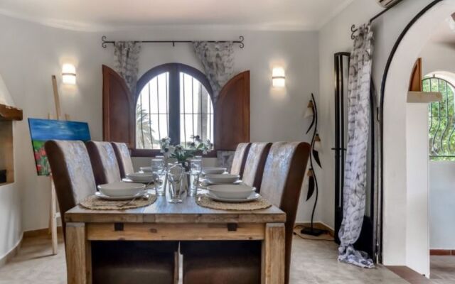 Villa - 3 Bedrooms with Pool and WiFi - 106411