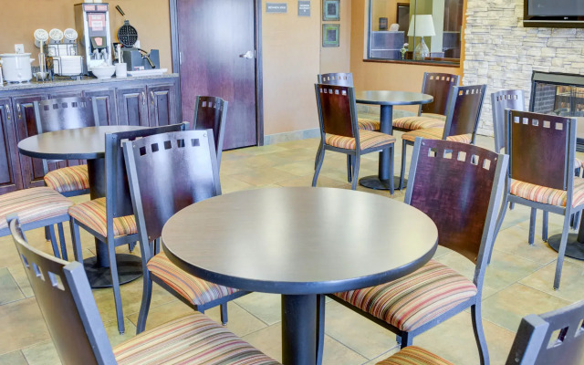 Comfort Inn & Suites Russellville I-40