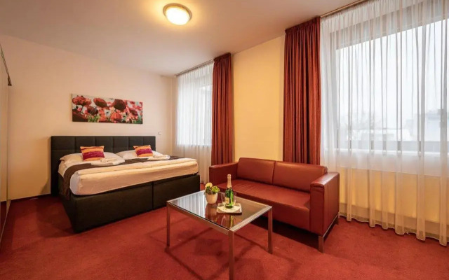 Hotel Ruby Blue