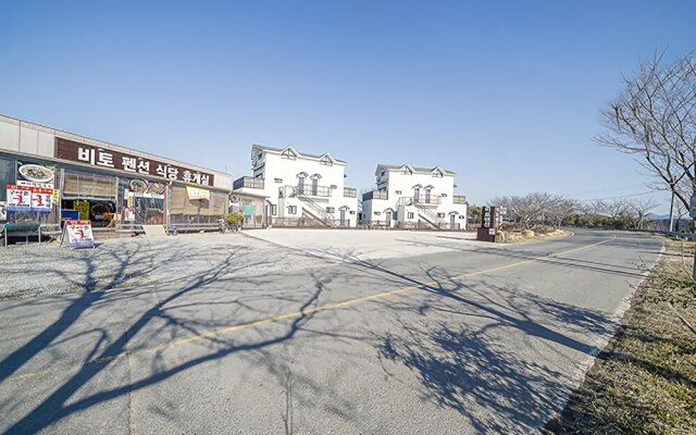 Sacheon Bito Pension