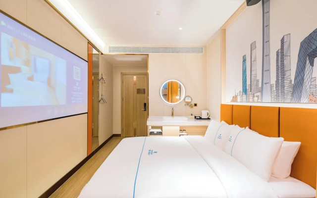 Dequan Luxury JingGuang Hotel