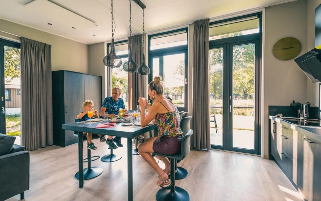 Modern Chalet Only 2 km of the Efteling