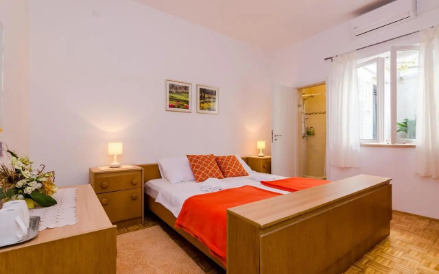 Rooms Batina