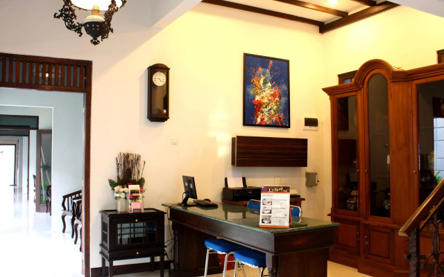 Grand Marto Hotel