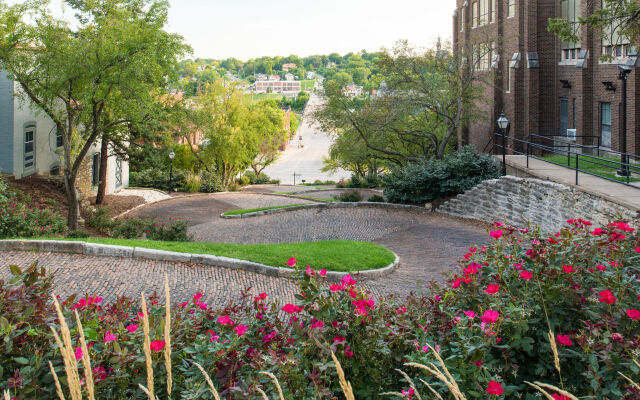 Holiday Inn Express Hotel & Suites Burlington by IHG