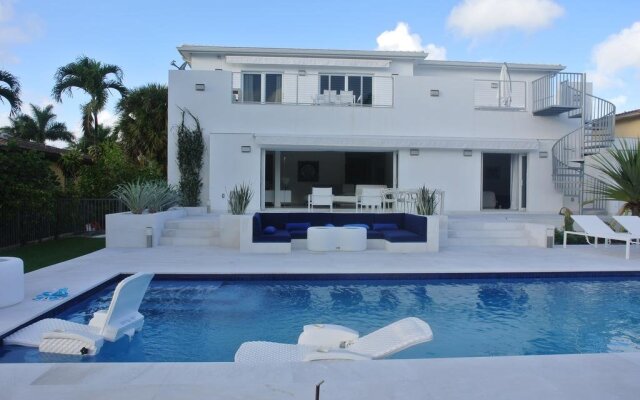 Pytis house