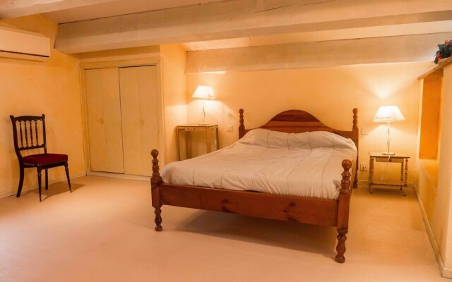 Spacious Holiday Home in Narbonne With Swimming Pool