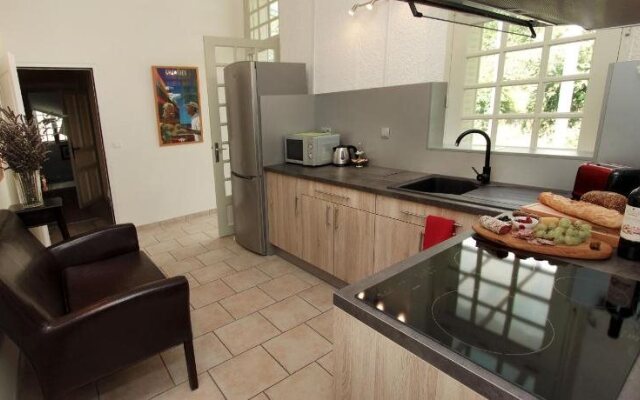 Villa Aimee Luxury Apartments With Heated Pool
