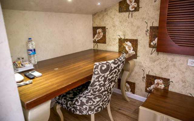 Lale Hotel