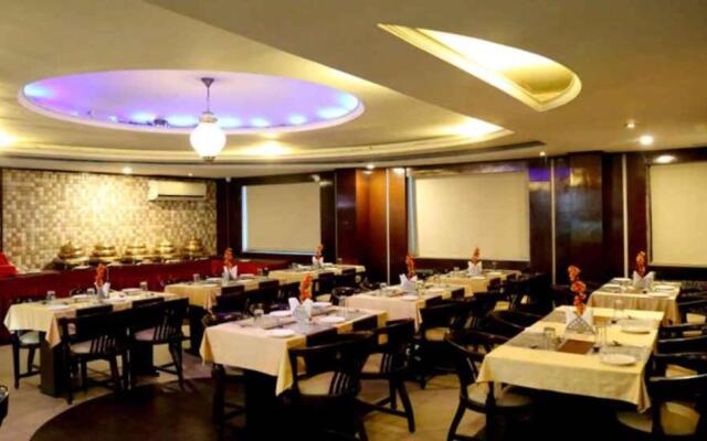 Fabhotel Raj Residency Ii