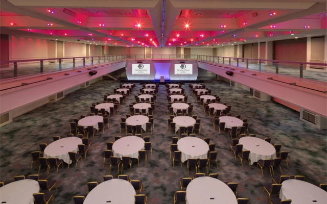 DoubleTree by Hilton Brighton Metropole