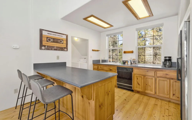 Castlewood Retreat #2524