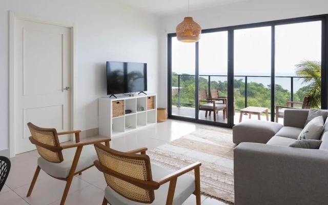 Ourfriends Condo by Acomodo