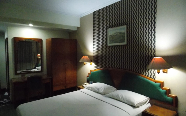 Hotel Puri Mega