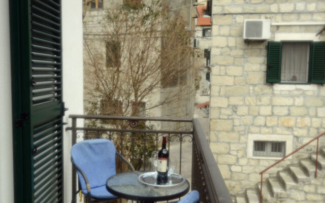 Kuzma Rooms and Apartments