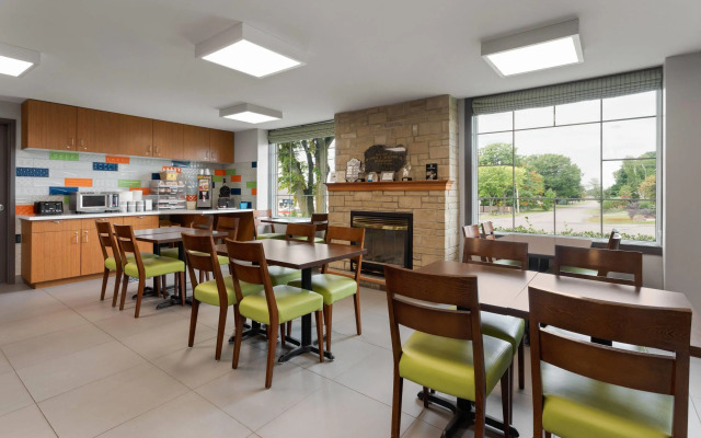 Super 8 by Wyndham Sault Ste Marie On