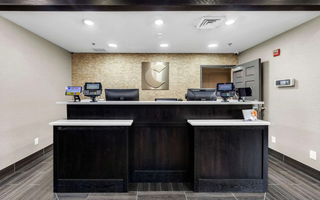 Comfort Inn & Suites Logan Near University