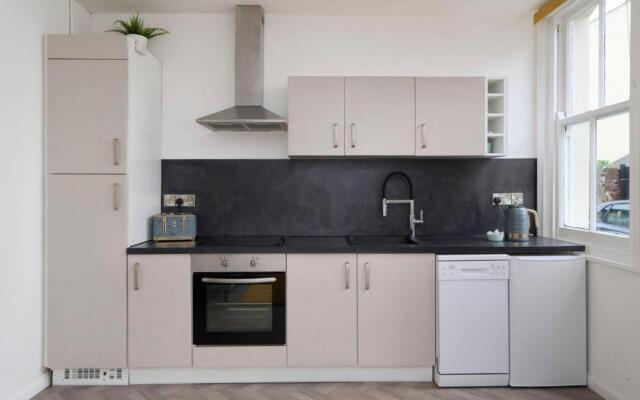 2BD Holiday Apartment in the Heart of Shaldon