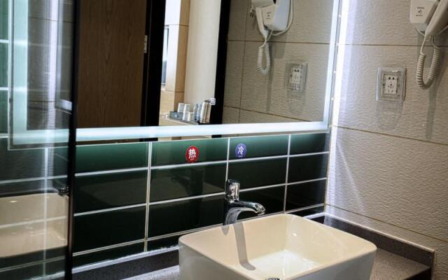 GreenTree Inn Express Yingtan Yujiang Railway Station