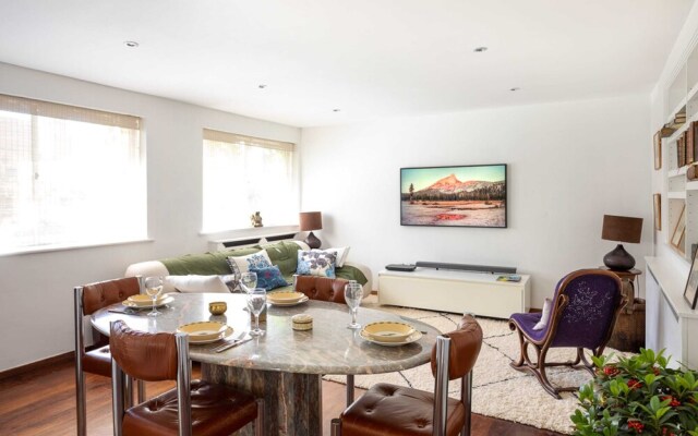 Quiet Kensington Mews House