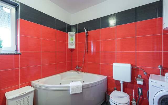 Trendy Holiday Home in Zadar With Balcony