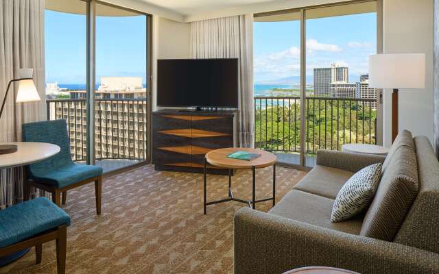 Embassy Suites by Hilton Waikiki Beach Walk