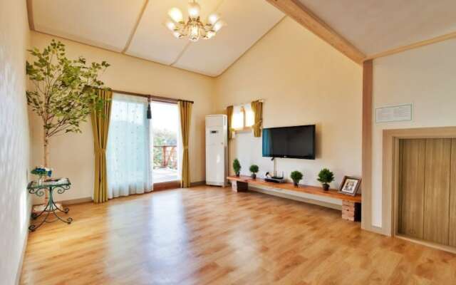 Attimua Guesthouse & Pension