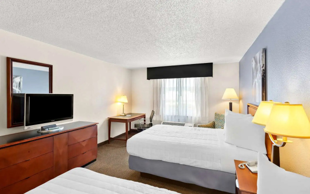 Best Western Huntington Mall Inn