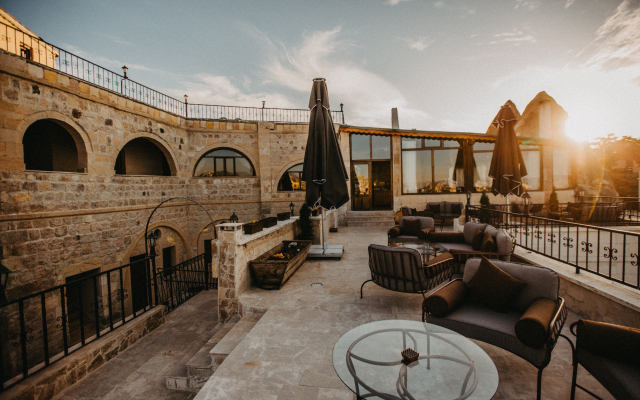 Kismet Cave Mansion