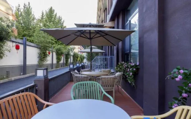 Homeinn Plus Hotel (Beijing West Railway Station Junbo Subway Station Branch)) – Outside – Beijing