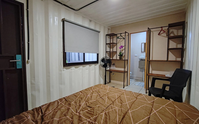 Costa Rica Eco-container Hotel