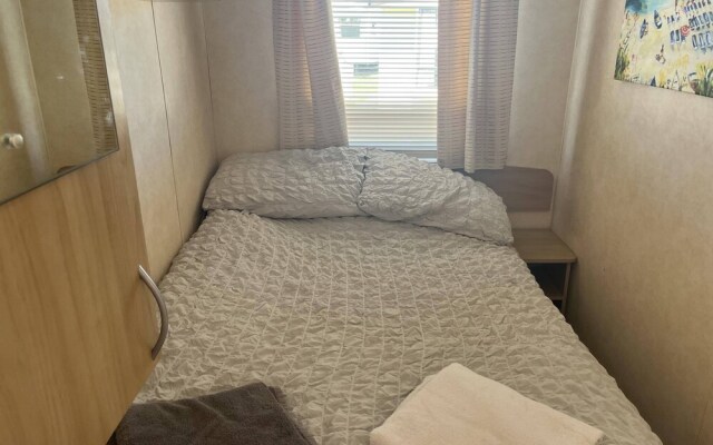 Pets Stay Free 2 Bedroom Caravan at Heacham Beach