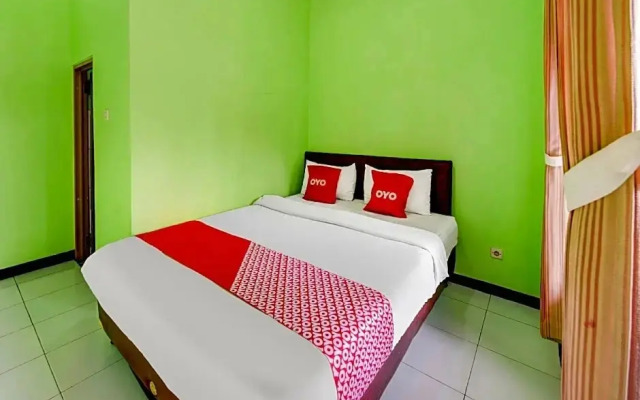 Hotel Indah Savana by OYO Rooms