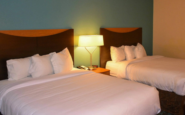 Comfort Inn & Suites Texas City I-45