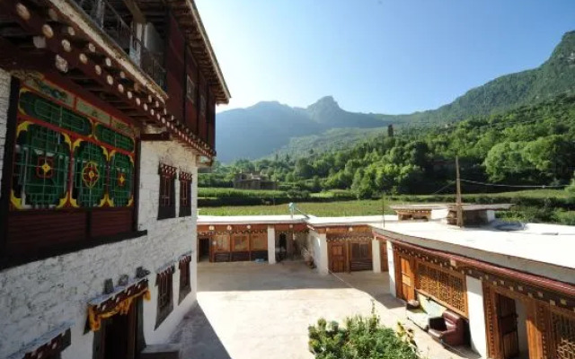 Danba Gezuo Folk Custom Boutique Hotel