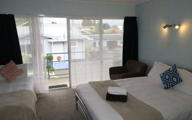 Roselands Motel