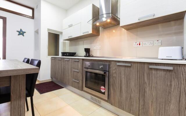 PC3- Centrally Located Apt-Close to University