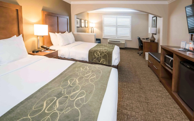 Comfort Suites Fresno River Park