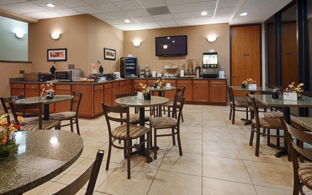 Best Western Plus Lower South End