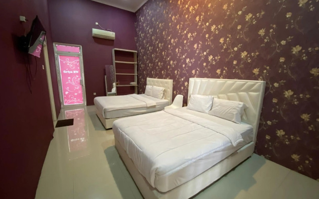 Capital O 1888 Griya RW Family Guest House