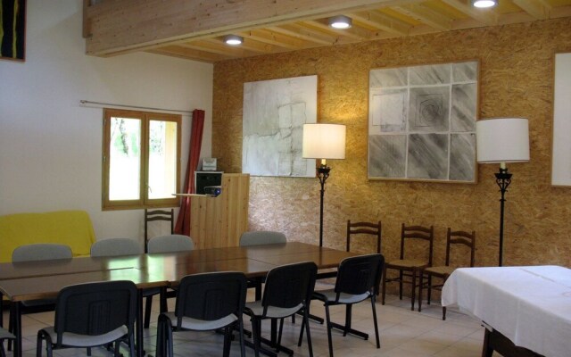 Hotel Restaurant Le Val Des Sources