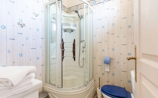 Attractive castle in Cezac with private pool