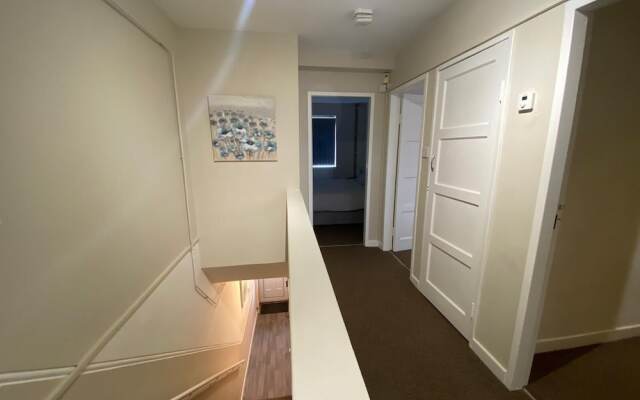 Lovely 2-bed Apartment in Solihull
