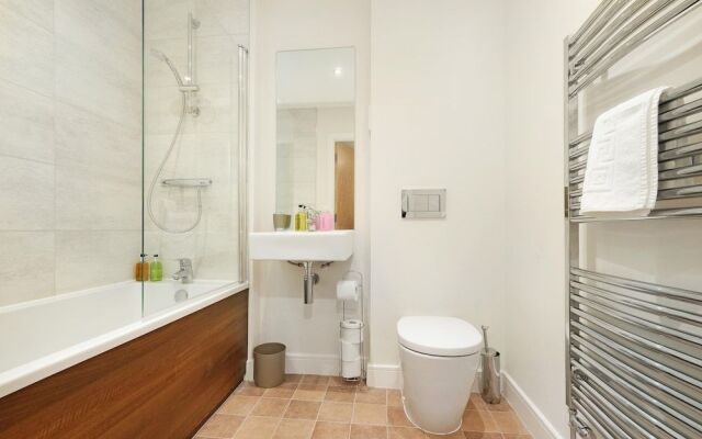 Alder House Serviced Apartment by Ferndale